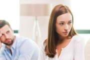 女人变心的迹象（分手警报！女人变心的15个明显表现）